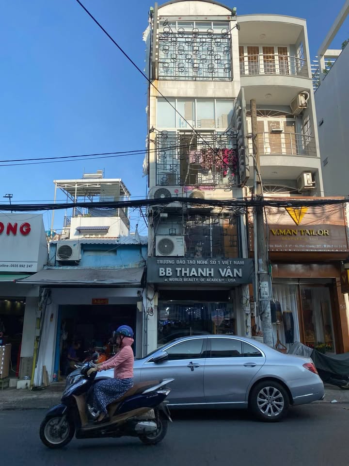 Nhà 2 Mặt Tiền Kinh Doanh Đắc Địa Huỳnh Văn Bánh, Phú Nhuận - 41m²