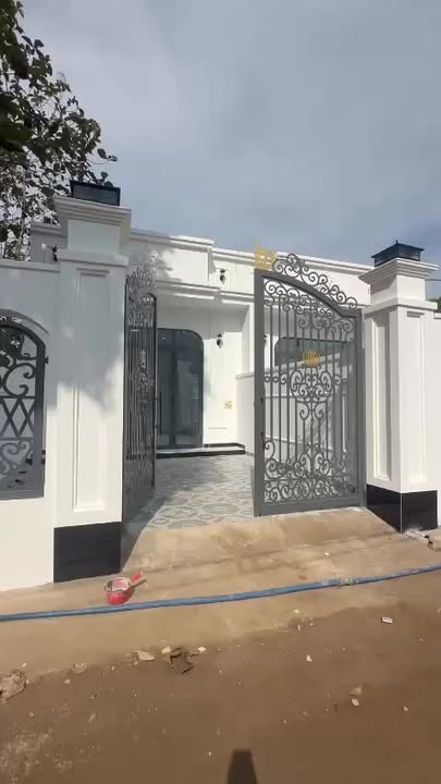 Nhà Hưng Lộc, Thống Nhất - 130m² Sổ Hồng Thổ Cư, Sân Xe Hơi