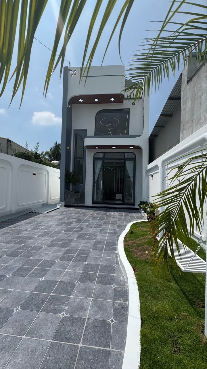 Nhà Riêng Long Mỹ, Tây Ninh 180m² - Pháp lý chuẩn, hoàn công sẵn!