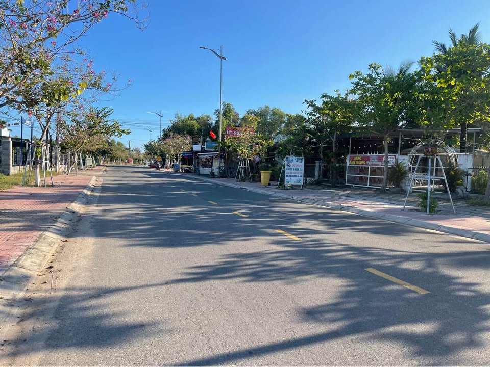 Nhà phố Nguyễn Du Phú Mỹ 320m² 5.5 tỷ - KD mặt tiền