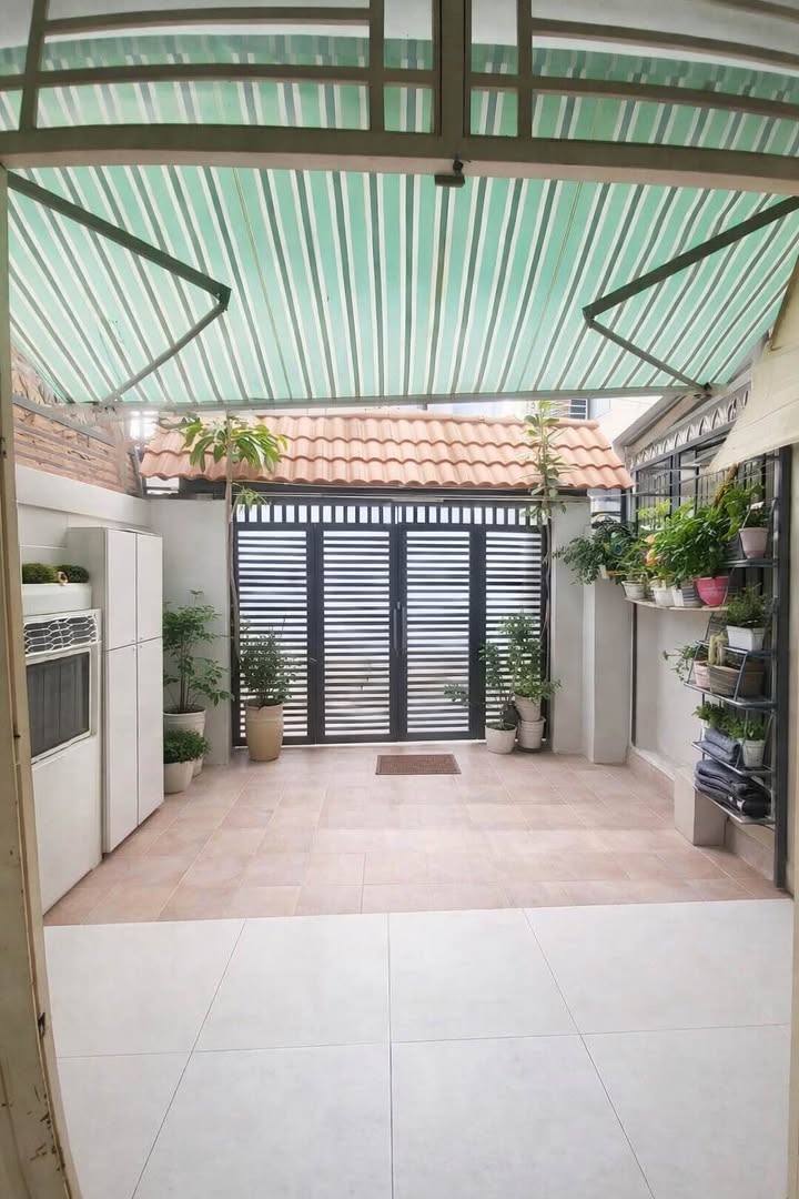 Nhà 80m² Thủ Đức - 3PN, 2 Lầu, Sổ Hồng, Giá 5.75 Tỷ