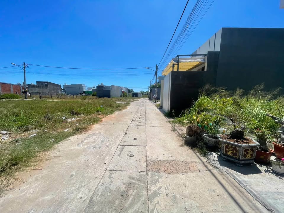 Nhà 2 Mặt Tiền Ngô Đức Tốn, 100m², 3PN, Giá 1.75 Tỷ