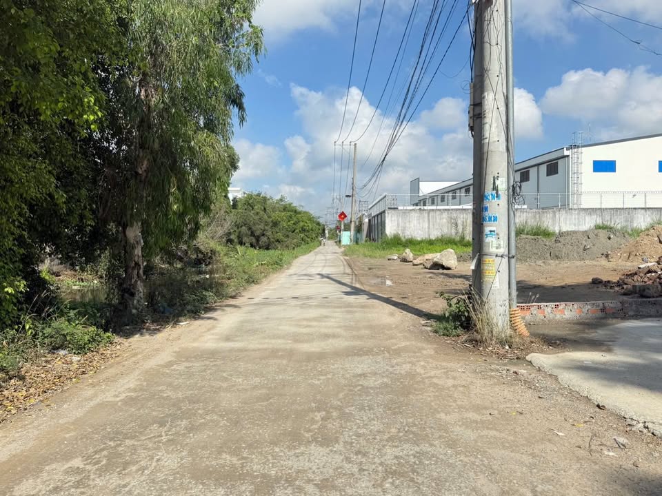 Đất nền Bến Lức Long An 200m² giá 2 tỷ - Tiềm năng tăng giá vượt trội!