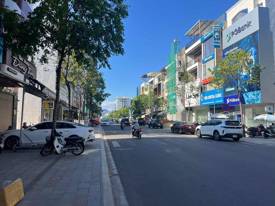 Nhà Phố Thích Quảng Đức Nha Trang 26.6 tỷ - Mặt tiền kinh doanh!