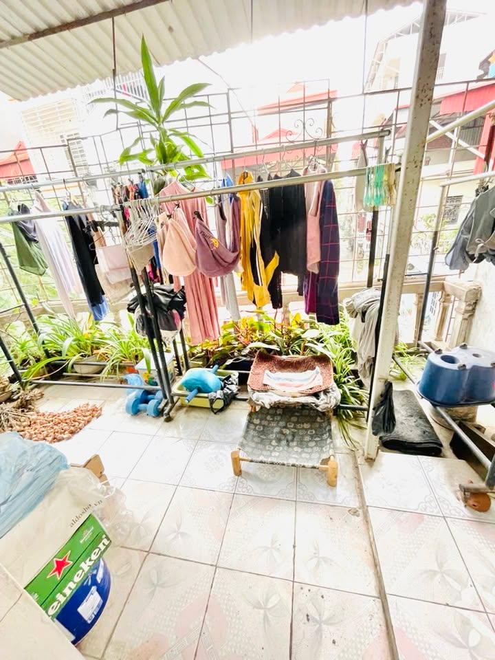 Nhà 3 Tầng Phố 8/3, 35m² - Sổ Đỏ Chính Chủ, 30m Ra Ô Tô