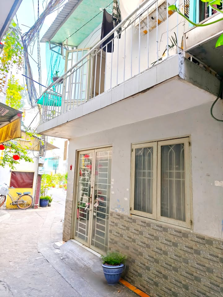 Nhà 17m² Mặt tiền Tân Phú - Dòng tiền 80tr/năm, 2.x Tỷ