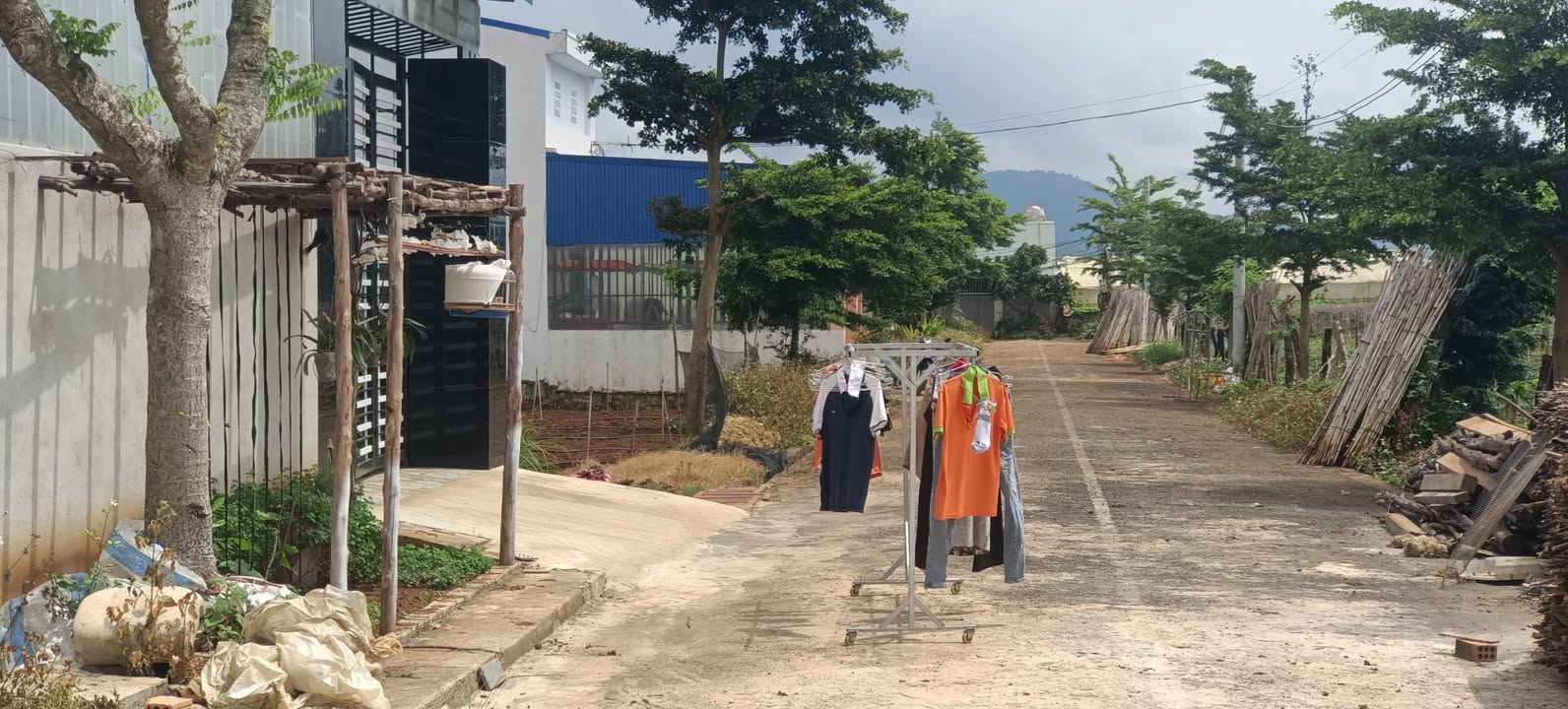 Nhà riêng TT Liên Nghĩa 115m² - Sổ hồng sẵn, Ô tô vào tận nhà