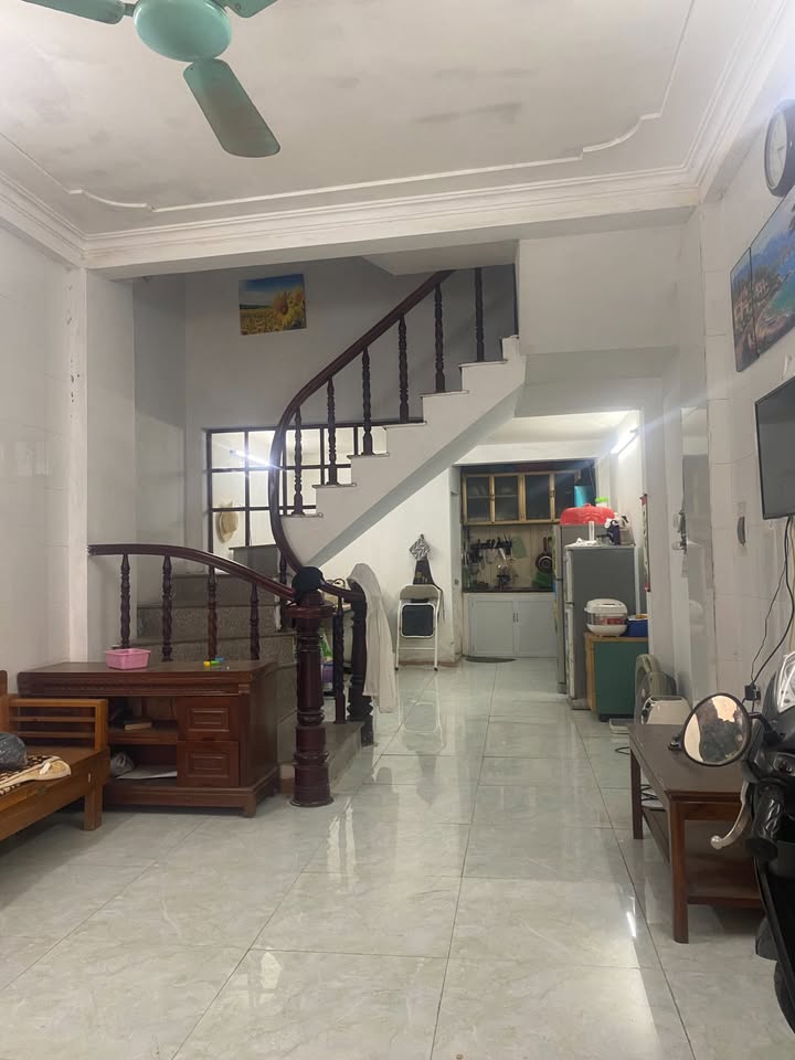 Nhà riêng Định Công Thượng 40m² - Sẵn sàng ở ngay, ô tô qua!