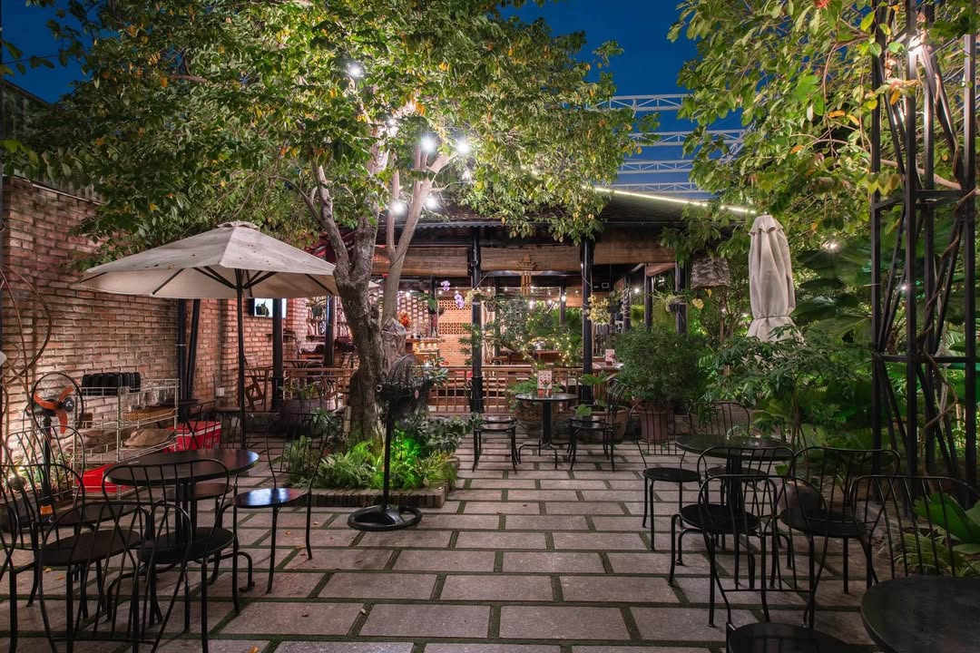 Cho thuê quán cafe 1200m² đường Trung Tâm Vĩnh Thạnh - Vị trí đắc địa