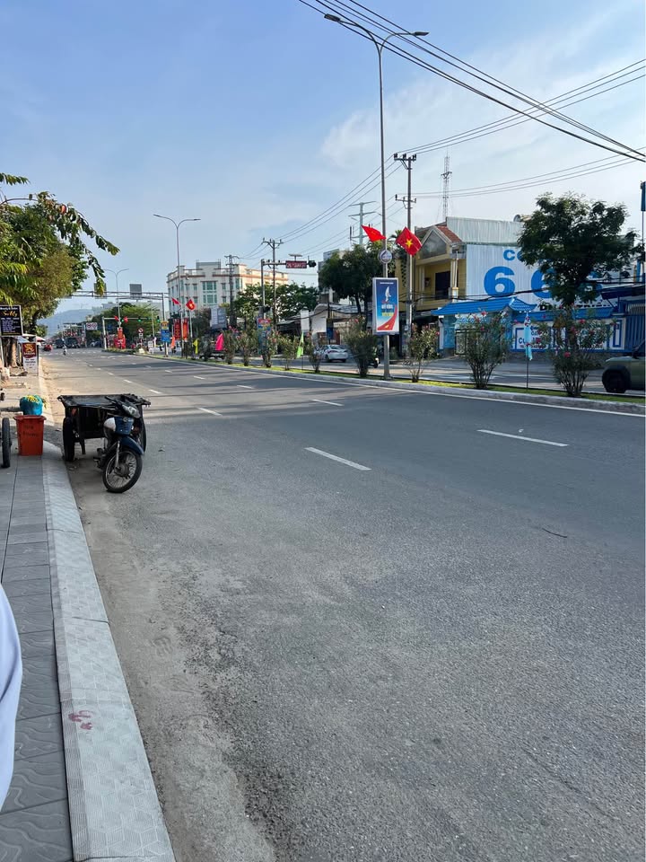 Nhà Phố Mặt Tiền Nguyễn Lương Bằng 176m² 20 Tỷ - Kinh Doanh Đắc Địa!