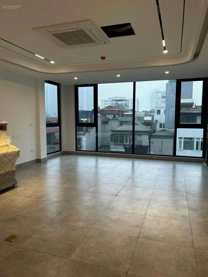 Nhà Mặt Phố Trần Quốc Hoàn 60m² 6 Tầng - Kinh Doanh Đắc Lợi