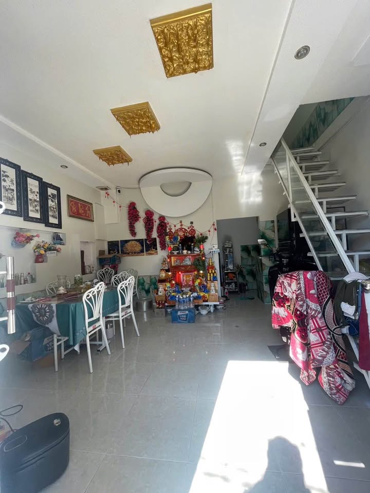 Nhà Riêng Quận 5 30m² - Sổ Hồng Sẵn, Giá 1.1 Tỷ - Hẻm Xe Hoa Lâm