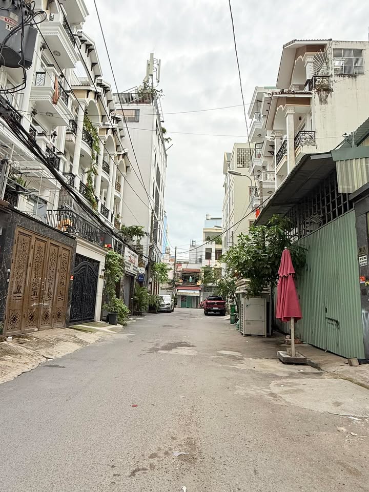 Nhà 60m² Dương Quảng Hàm, Gò Vấp - 6PN, 4 Tầng, Giá 9.3 Tỷ TL