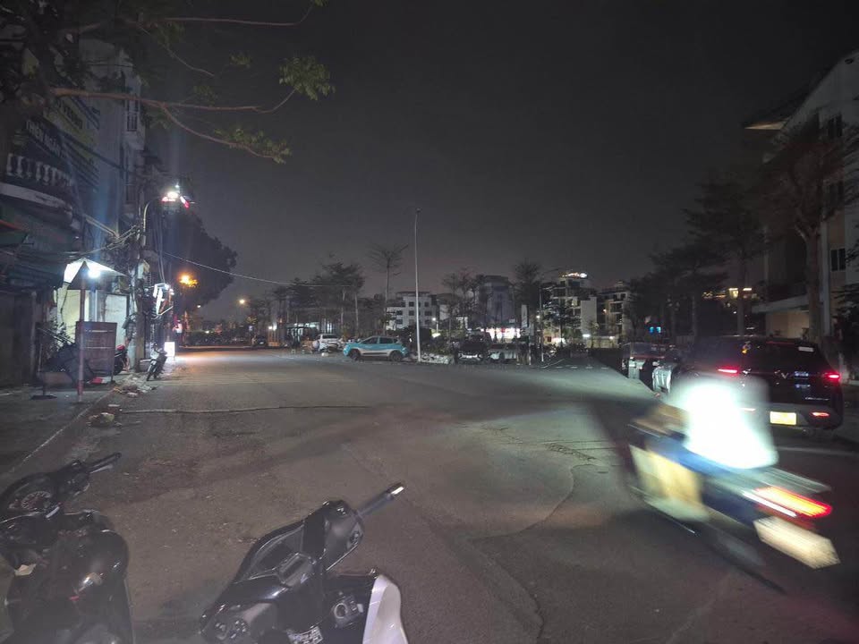 Nhà Ngọc Thụy 40m² 4 Tầng - Ngõ Ô Tô Tránh, Sổ Đỏ Chính Chủ