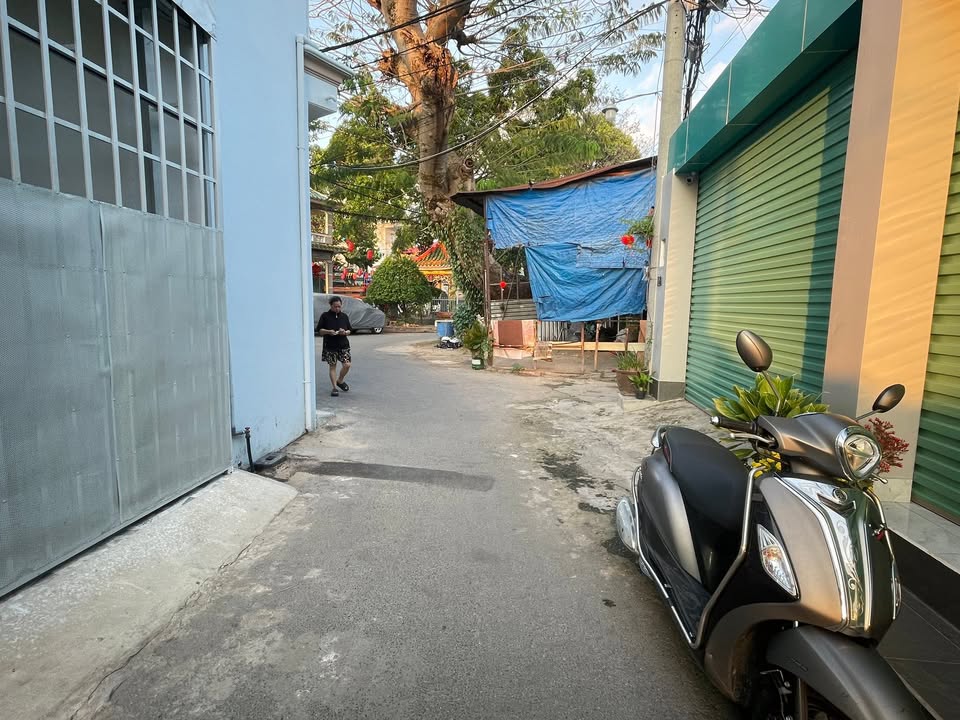 Nhà Hóc Môn 35m² giá 1.25 tỷ - Sẵn sàng ở ngay!