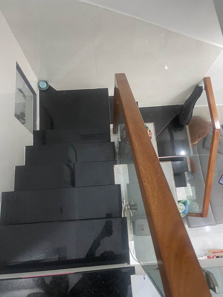 Nhà riêng Lạc Long Quân, Q11 25m² giá 3.3 tỷ - Sẵn sàng ở ngay!