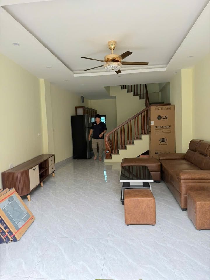 Nhà 5 tầng full nội thất 35m² tại Đông Dư, Gia Lâm - Sẵn Sàng Vào Ở Ngay!