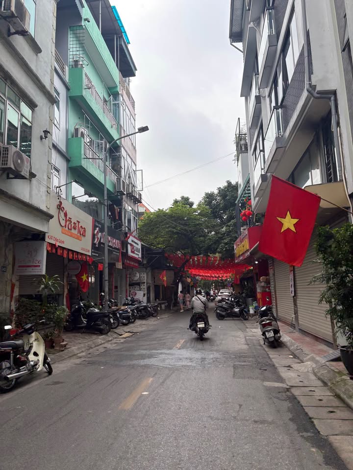 Căn hộ Khâm Thiên, Đống Đa 80m² - Sổ đỏ chính chủ, sẵn sàng ở ngay!