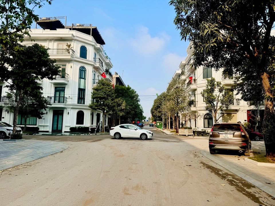 Nhà thô 90m² hướng Đông Nam, 4 tầng, gần Tòa án tỉnh Thanh Hóa - Giá 6 tỷ