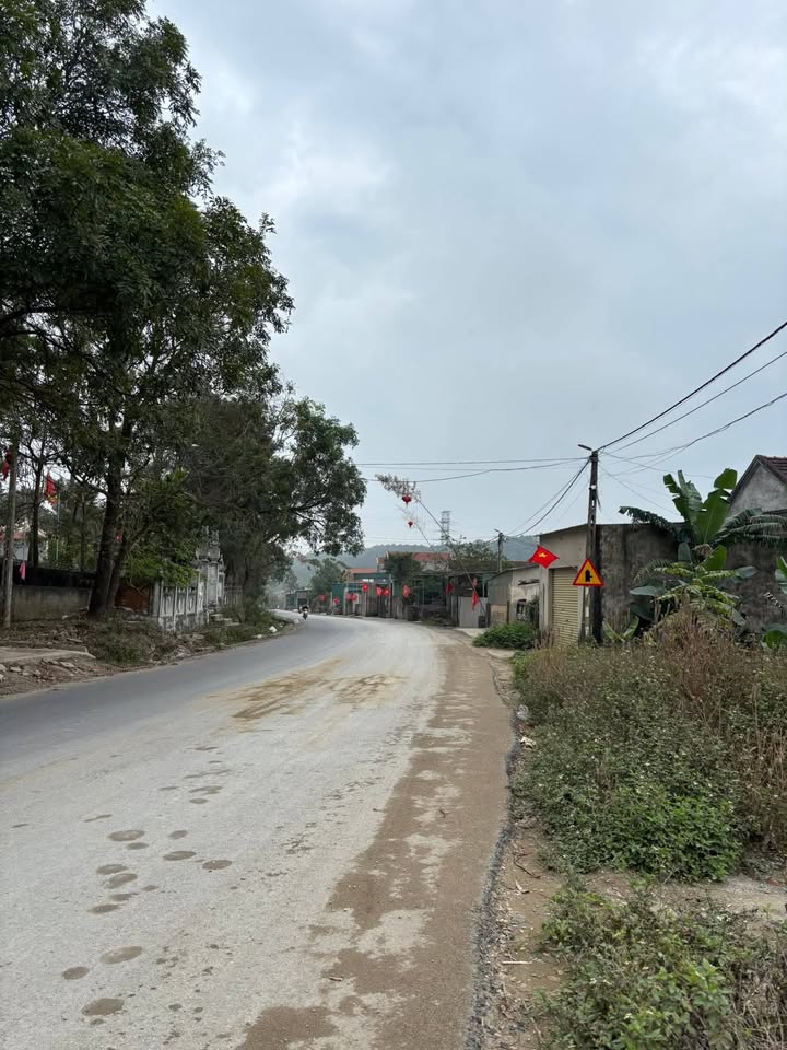 Đất nền Quốc lộ 48E Quỳnh Lưu 350m² giá 2 tỷ - Sổ đỏ chính chủ!