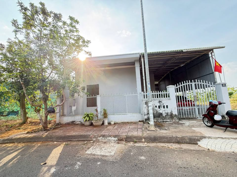 Nhà Xã Nam Ninh, Đạ Huoai 220m² - Sổ đỏ chính chủ, ô tô vào tận nhà!