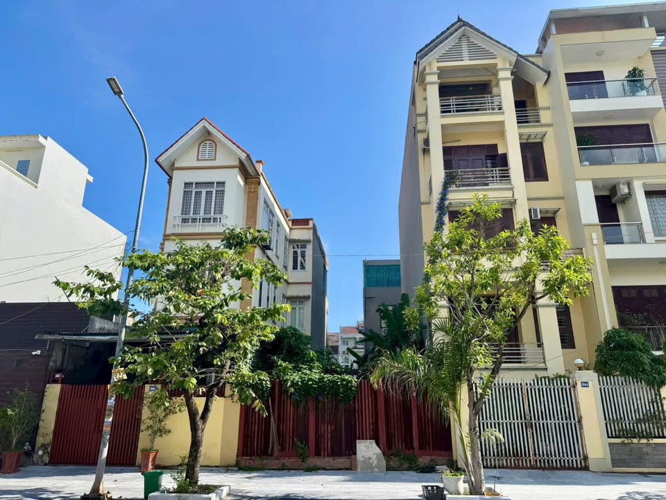 Đất nền Hạ Long 135m² giá 18.9 tỷ - Sổ đỏ chính chủ!