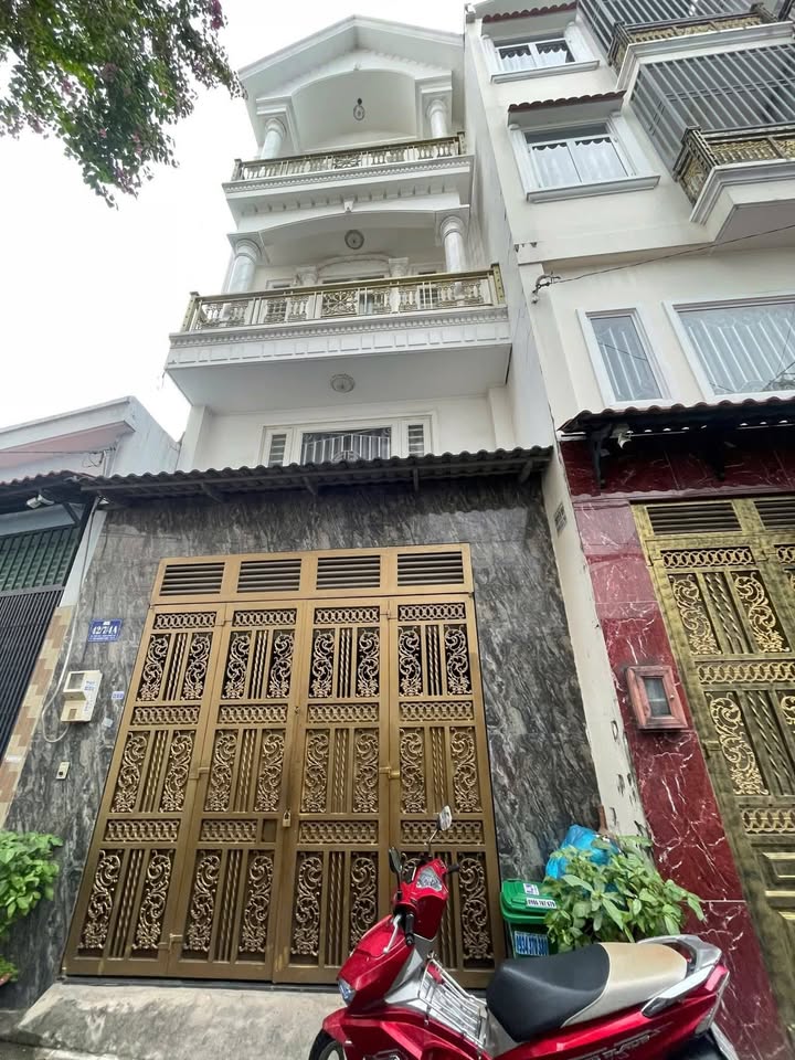 Nhà phố Quận 12 5.95 tỷ - Sẵn sàng ở ngay, hẻm thông 5m!