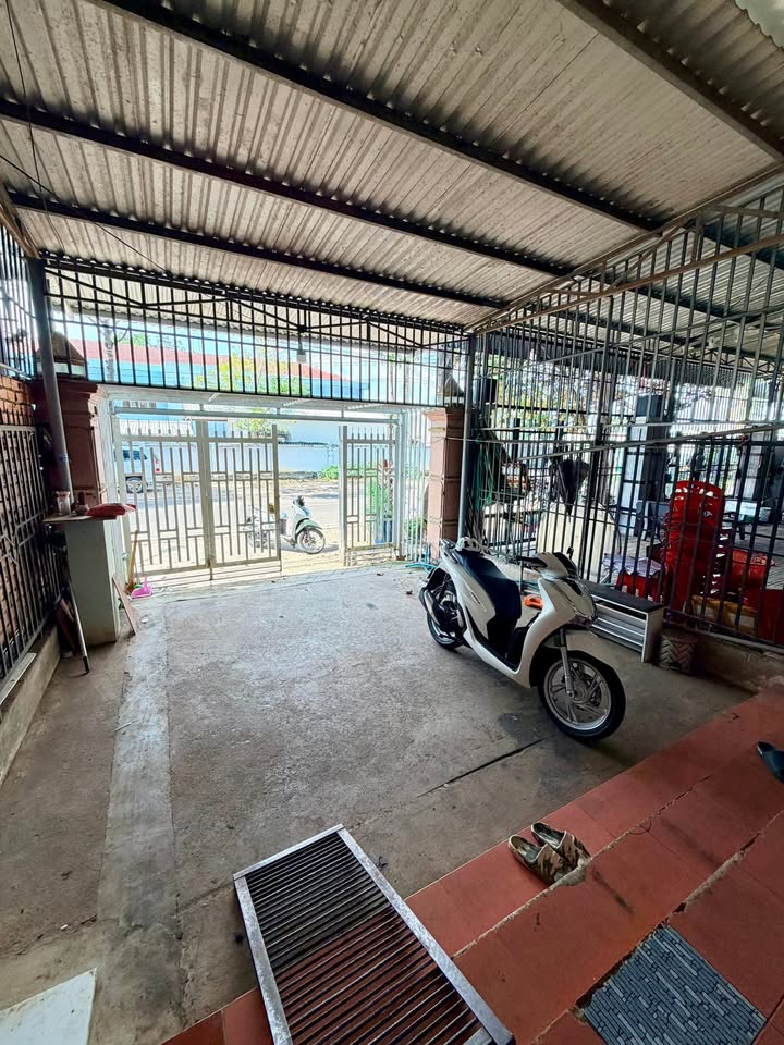 Nhà TDC Tân Xuân, Bình Phước - 120m² Sổ Đỏ, Sân Oto Rộng