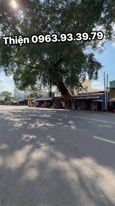 Nhà phố mặt tiền Nguyễn Huệ, Đồng Xoài 110m² - Mặt tiền kinh doanh đắc địa!