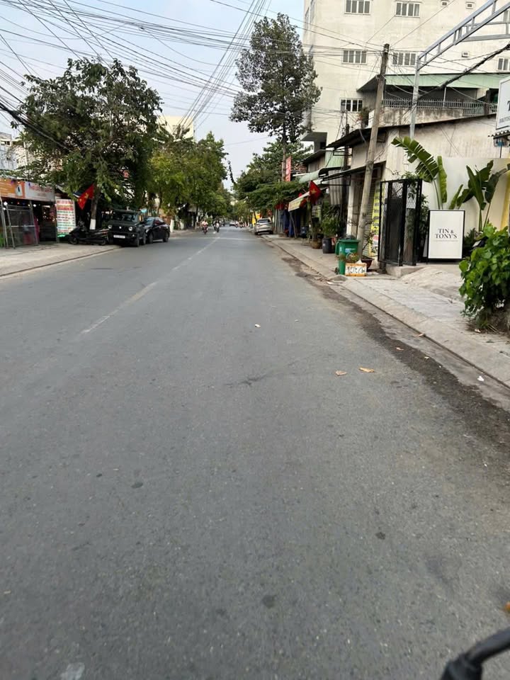 Đất nền Dĩ An 100m² giá 8 tỷ - Sổ đỏ chính chủ