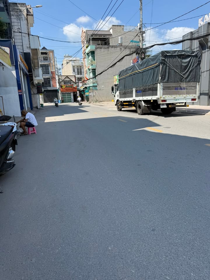 Nha MT Nguyen Thi Nhuan An Phu Dong 100m2 15tr - Chinh chu