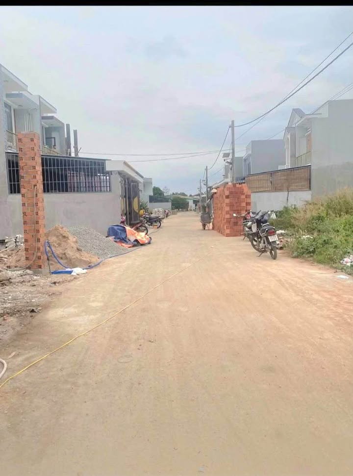 Bán nhà P. Long Toàn Bà Rịa 100m² giá 2.8 tỷ - Sẵn sàng ở ngay!