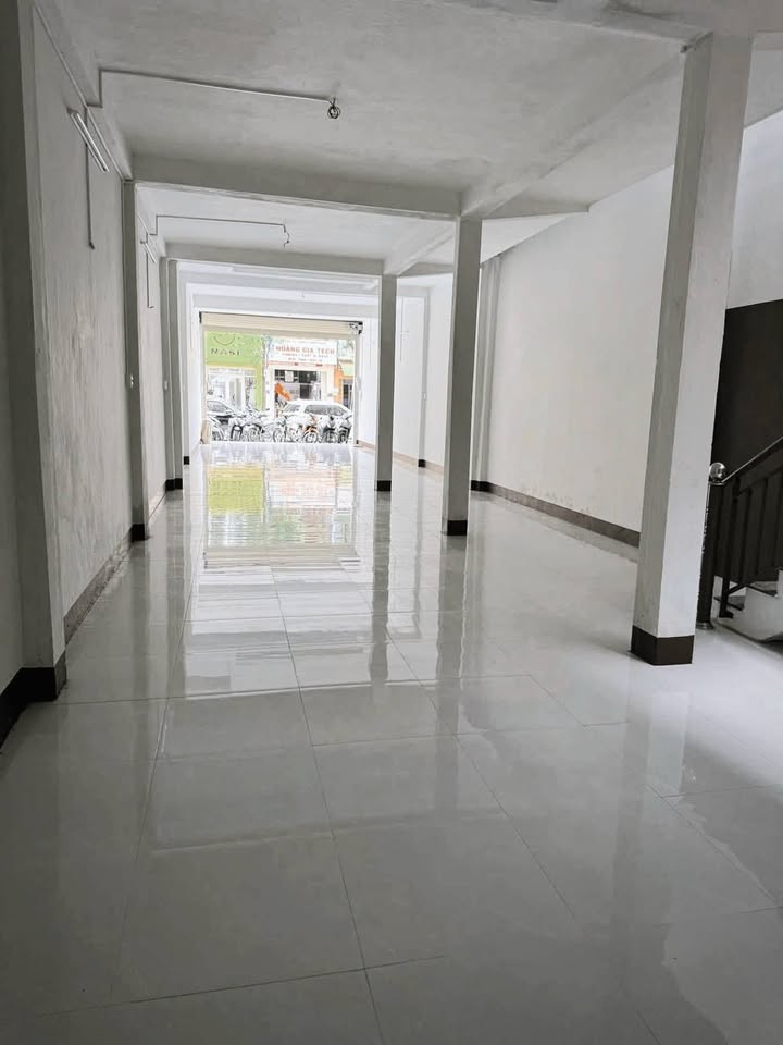 Nhà mặt tiền Lê Hồng Phong, Quy Nhơn 155m² - Mặt tiền kinh doanh đắc địa!