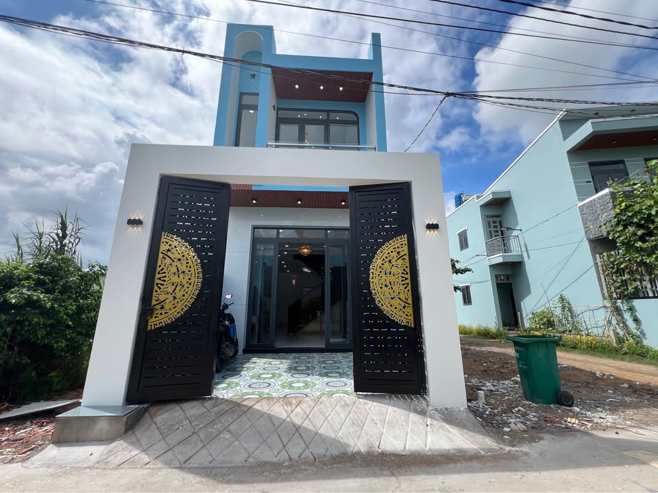 Nhà 1 Trệt 1 Lầu Trung Tâm Cần Giuộc - Sổ Hồng Riêng - 2 Tỷ 3