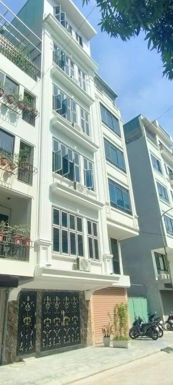 Nhà 6 Tầng Cầu Diễn, Nam Từ Liêm - Dòng tiền ổn định, Thang máy hiện đại!