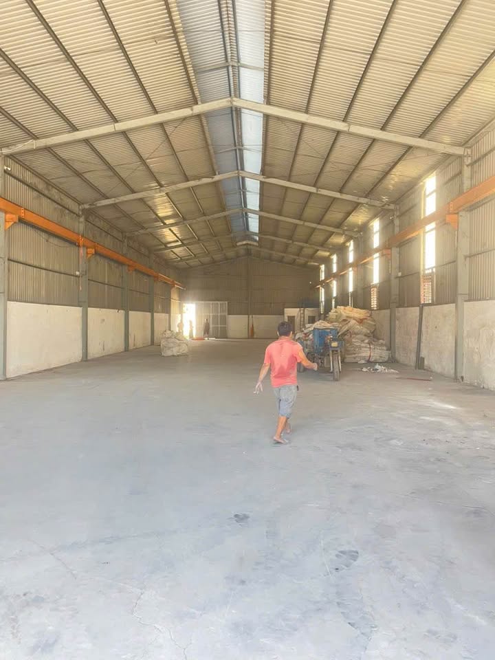 Kho xưởng Đức Hòa Đông 600m² giá 30 triệu - Container thoải mái!