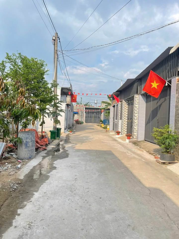 Nhà 100m² Tam Phước, Biên Hòa - 3PN, Sân Xe Hơi, Giá 8xx Triệu