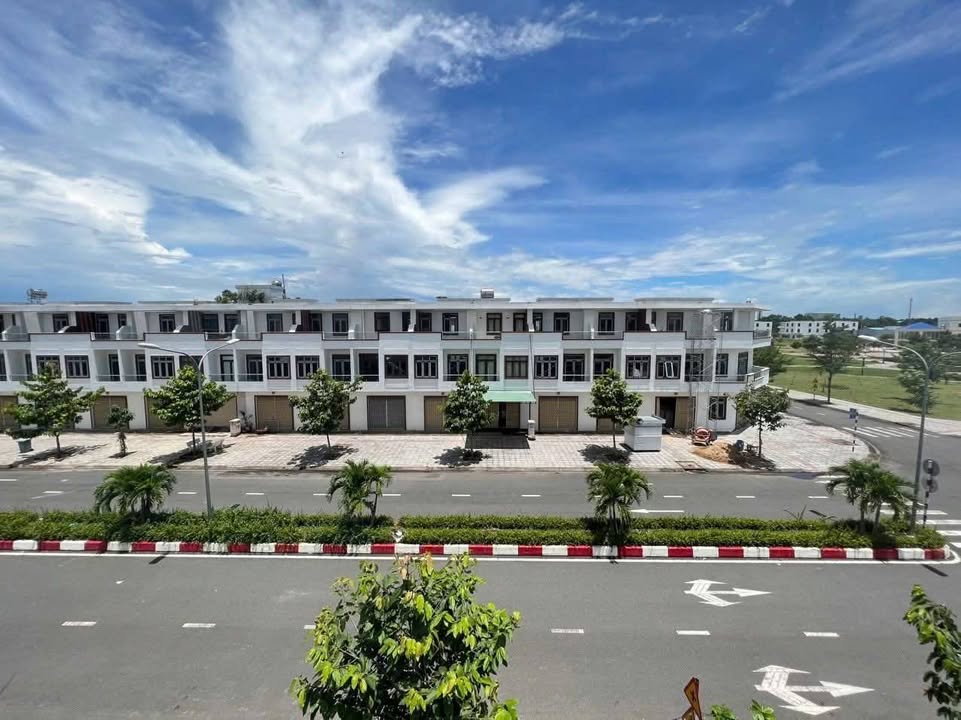 Nhà Phố 3 Tầng HOMSKYVIEW, Long Khánh - Kinh doanh/Cho thuê Dòng tiền 11 Triệu/tháng