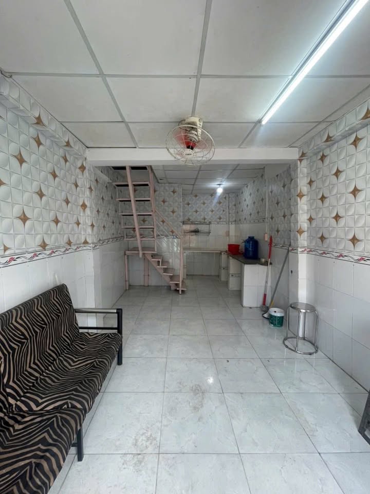 Nguyên căn Hẻm Nguyễn Thái Sơn Gò Vấp 5.5 triệu - Giá tốt hiếm có!