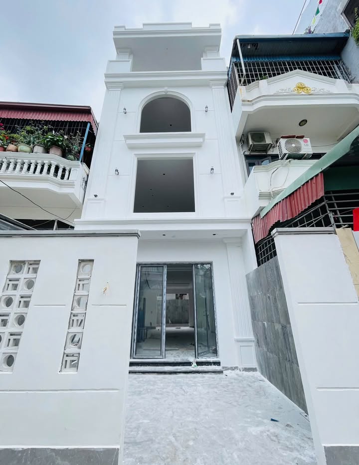 Nhà 4 Tầng Kinh Doanh Mặt Tiền Trần Nguyên Hãn, Hải Phòng - 100m² Sổ Đỏ Chính Chủ