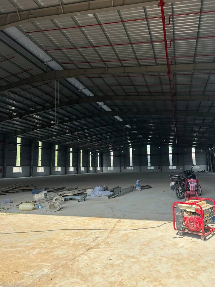 Bán Xưởng 5900m² Tân Uyên, Bình Dương - Sẵn Sàng Hoạt Động