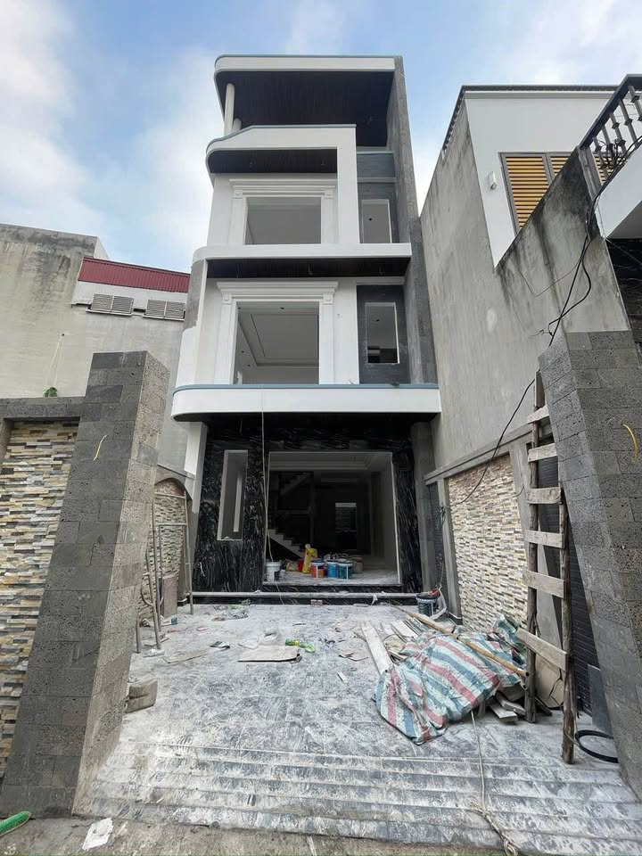 Nhà 4 Tầng 75m² Có Thang Máy, Sân Cổng - Hải Phòng Giá 6.4 Tỷ