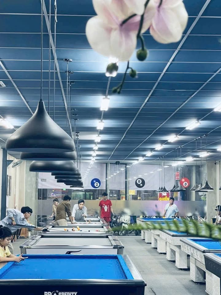 Nhà phố Phú Thạnh Tân Phú 240m2 320 triệu - Mặt tiền kinh doanh