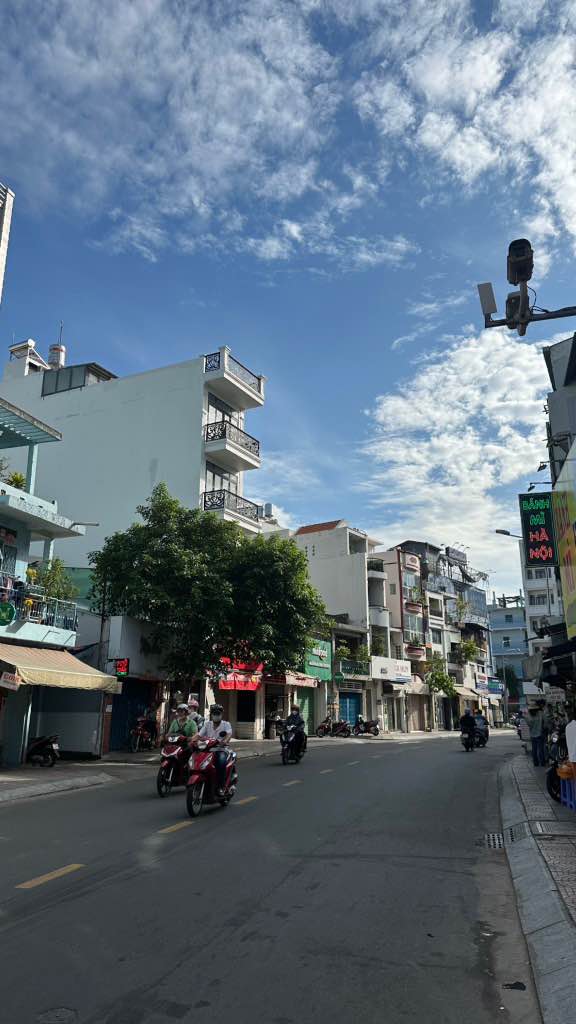 Nhà Mặt Tiền Phan Đình Phùng, Phú Nhuận - Kinh Doanh Sầm Uất 45m²