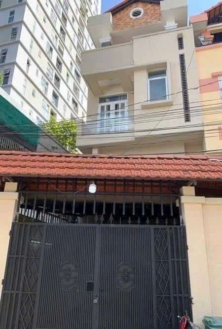 Bán Gấp Nhà Phố Thảo Điền Quận 2 - 99.8m² - 25 Tỷ