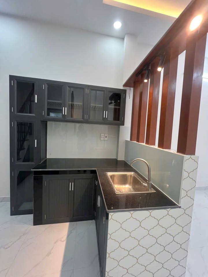 Nhà nguyên căn Rạch Ông Q8 72m2 10tr - Sẵn sàng ở