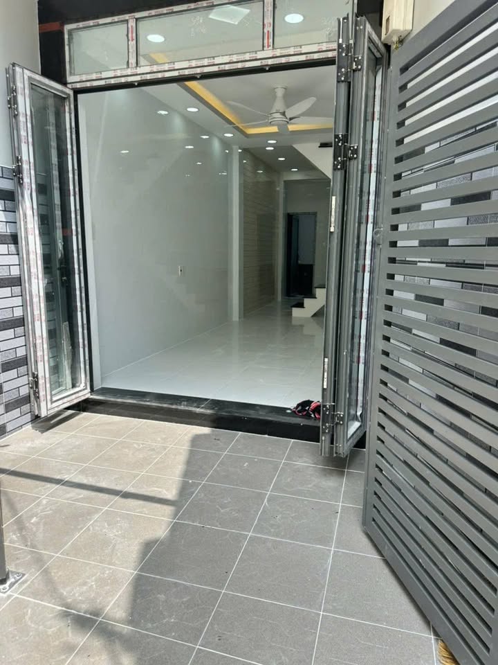 Nhà riêng Quận 6 36m² - Ô tô vào tận nhà, sổ hồng sẵn!