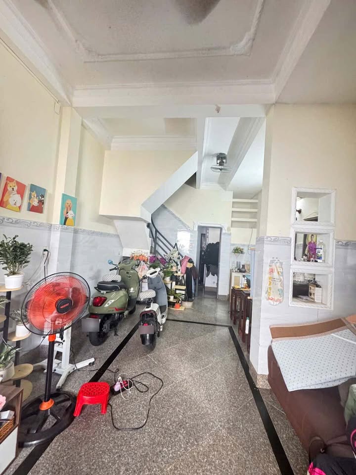 Nhà Góc 2MT Hẻm Xe Hơi Tạ Quang Bửu, Quận 8 - 49m², 6.9 Tỷ