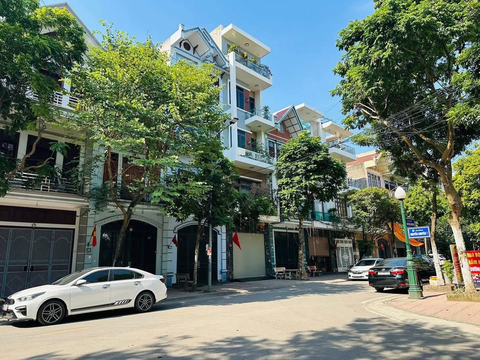 Bán nhà 4 tầng Nguyễn Khuyến, Bắc Giang - 76.5m² - Kinh doanh/Ở tốt