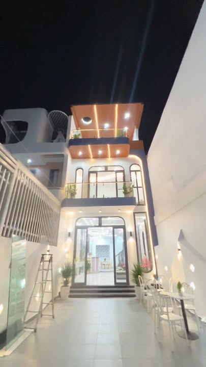 Nhà mặt tiền Hưng Long Bình Chánh 140m² 4.97 tỷ - Mặt tiền kinh doanh sầm uất!